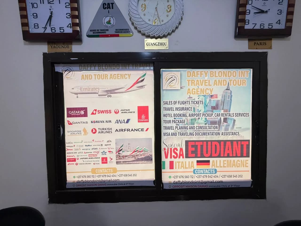 Affiche présentant les services de l'agence