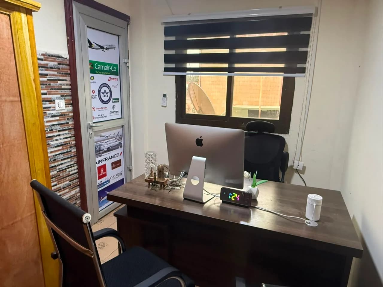 Bureau d'un conseiller voyage de l'agence